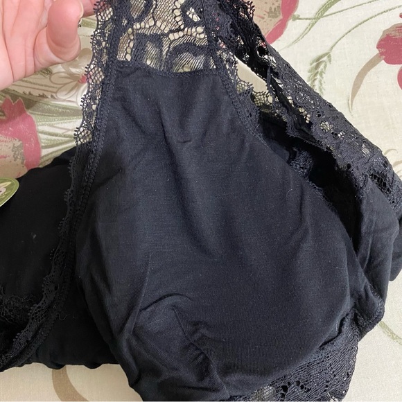 Cakye Women’s Lace Sleep Bra Black - Picture 5 of 7